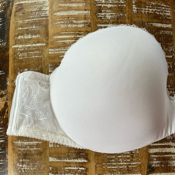 NWOT- Strapless Underwire White Bra - Picture 5 of 8